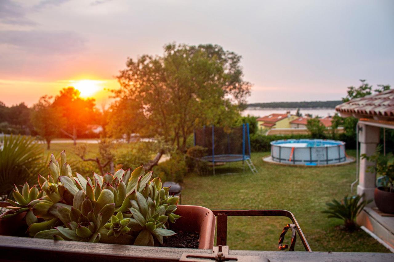 Stone House Chiara Seaview Apartment Funtana Ngoại thất bức ảnh