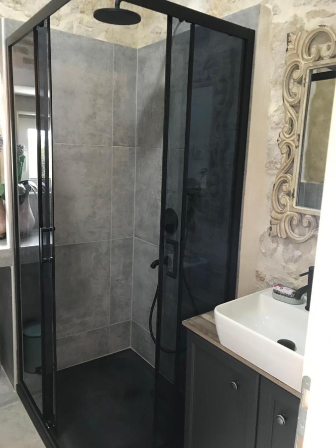 Stone House Chiara Seaview Apartment Funtana Ngoại thất bức ảnh